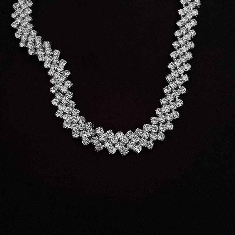 Elegant & Choker Halsband för Kvinnor