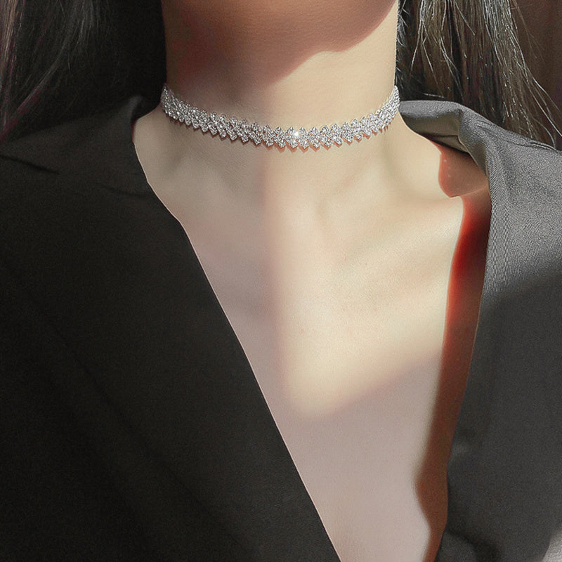 Elegant & Choker Halsband för Kvinnor