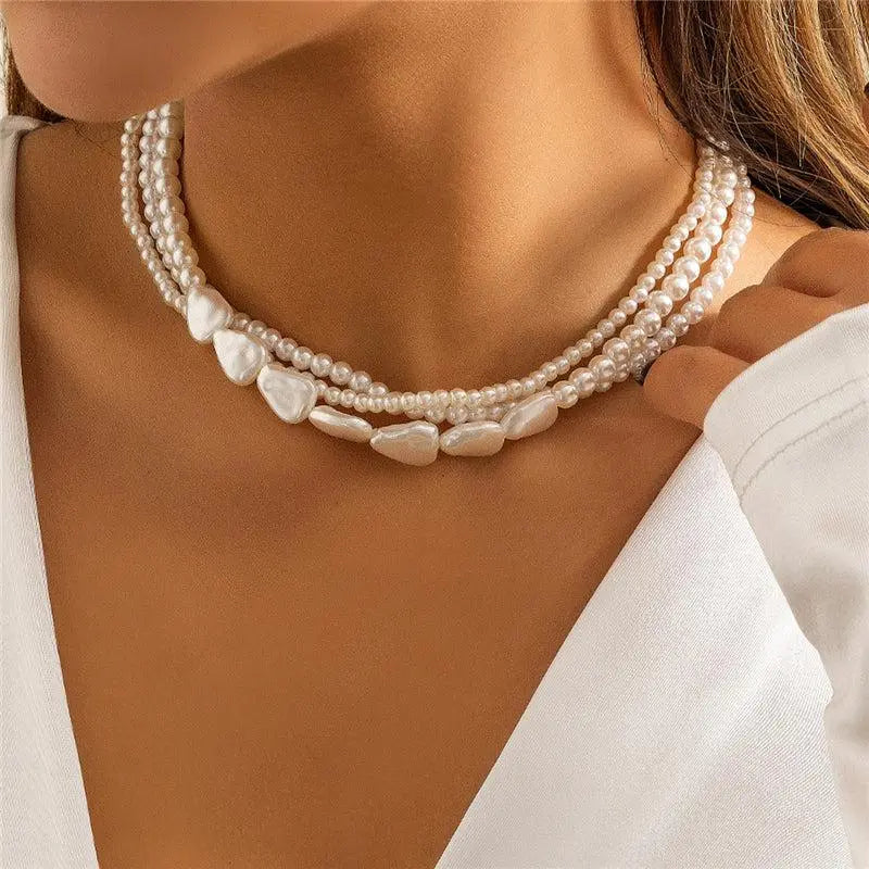 Vit Sten och Pärl Halsband i Guld