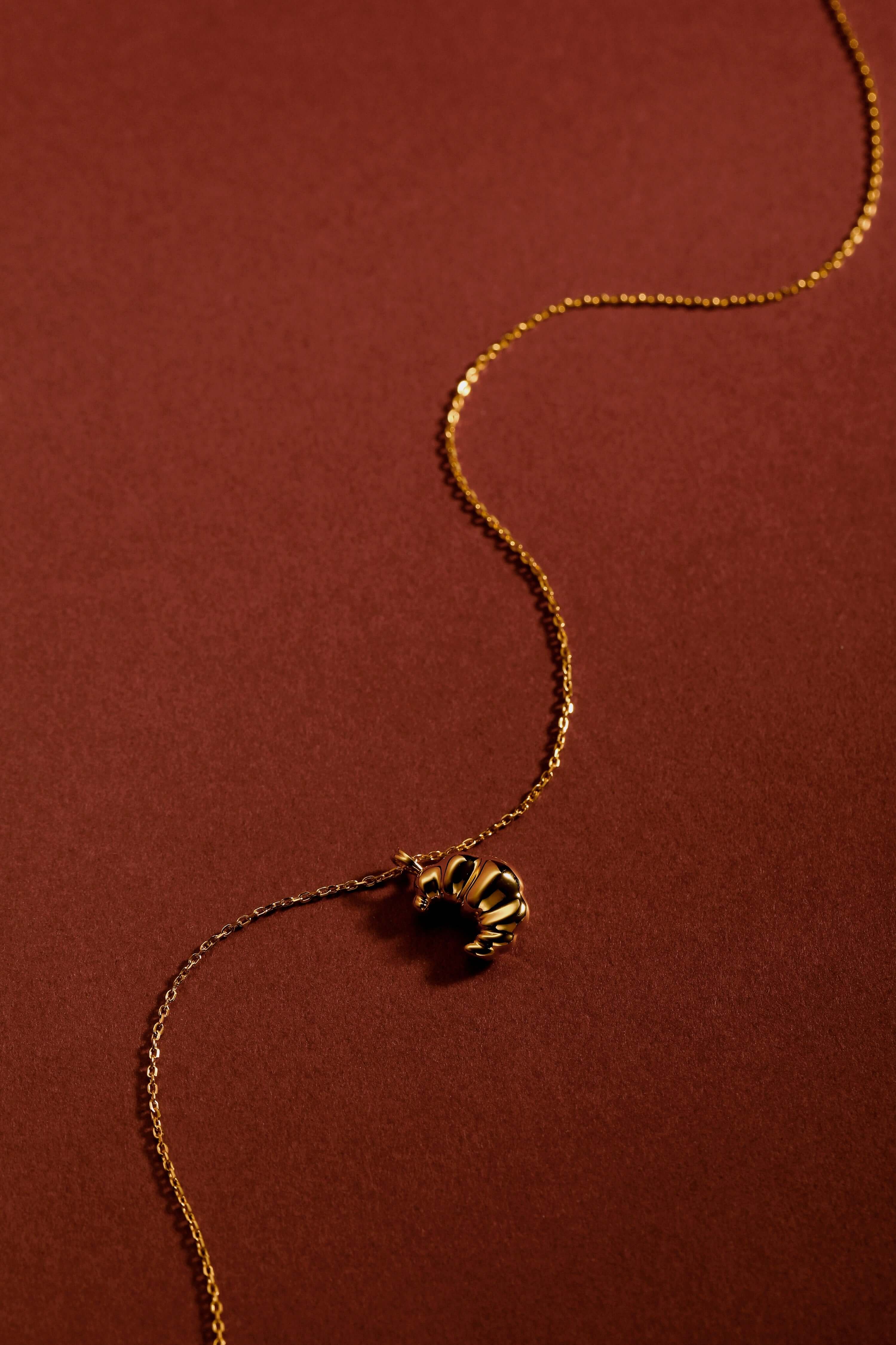 Croissant Halsband