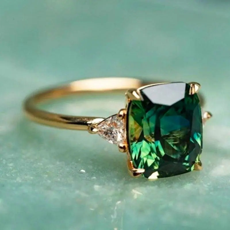 Elegant Fyrkantig Smaragd Ring