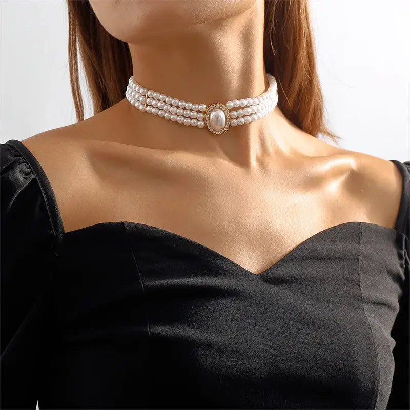 Elegant Trippel Pärlhalsband