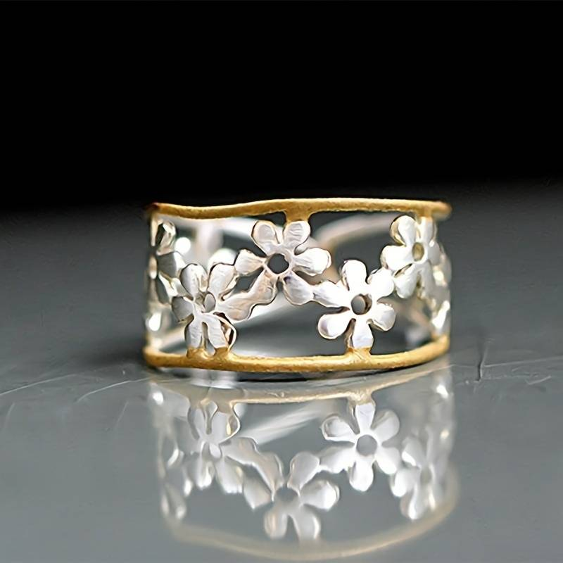 Oregelbunden Hål Daisy Ring