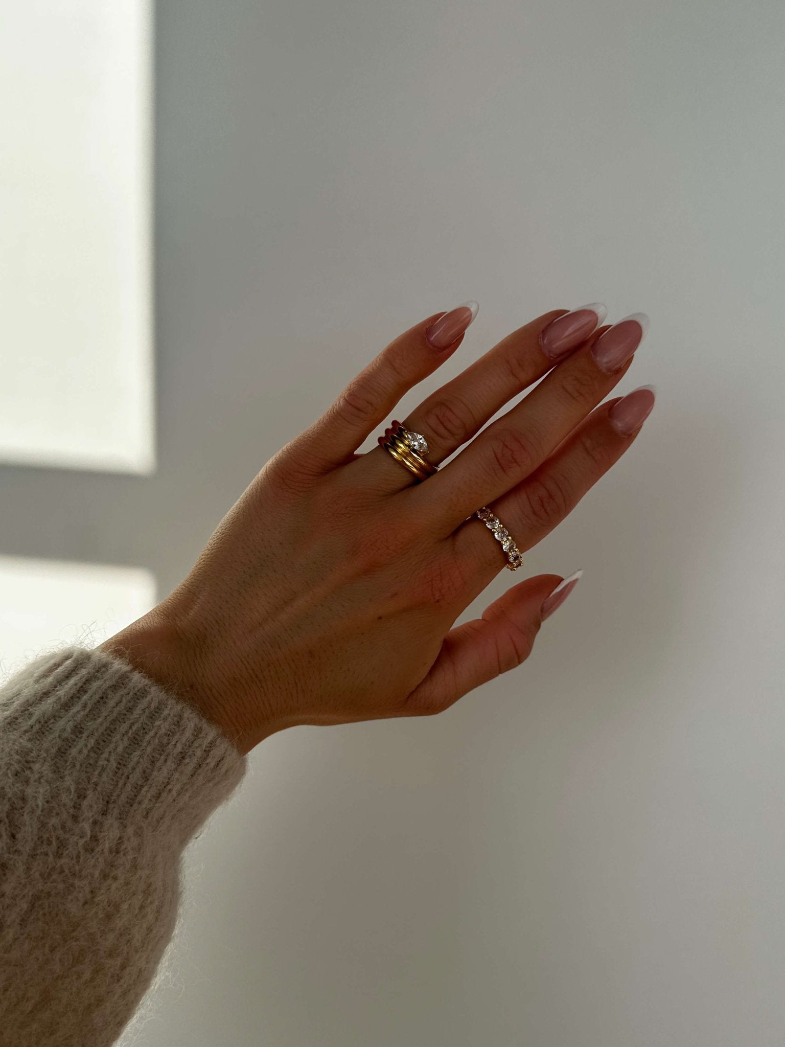 Amia Strålande Zirkonia Bandring